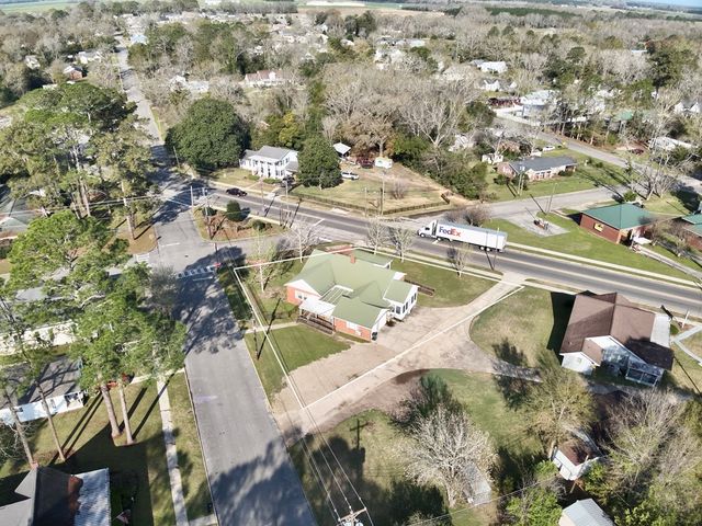 209 W Main Street, Hartford, AL 36344