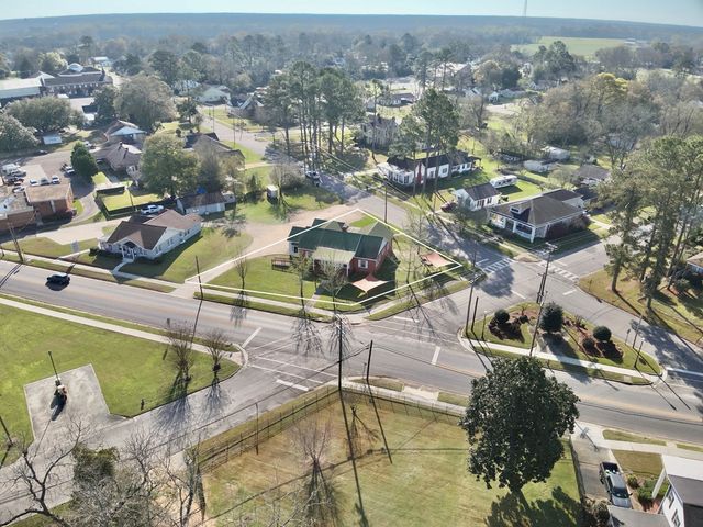 209 W Main Street, Hartford, AL 36344