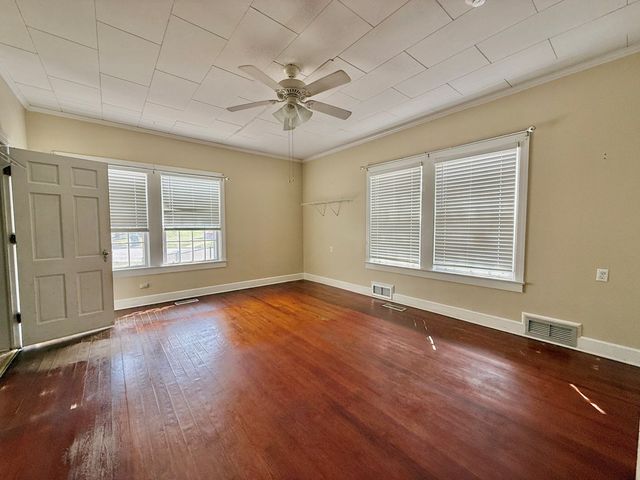 209 W Main Street, Hartford, AL 36344