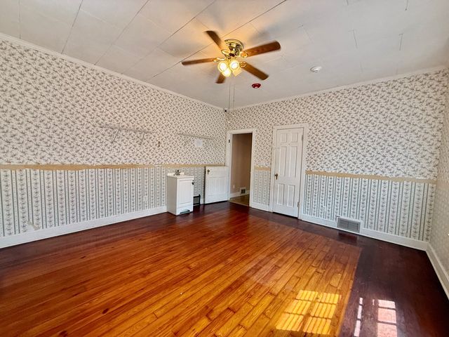 209 W Main Street, Hartford, AL 36344