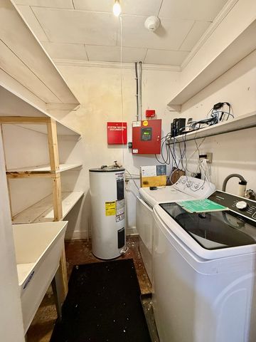 209 W Main Street, Hartford, AL 36344