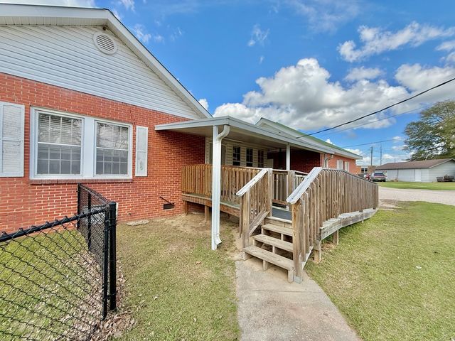 209 W Main Street, Hartford, AL 36344