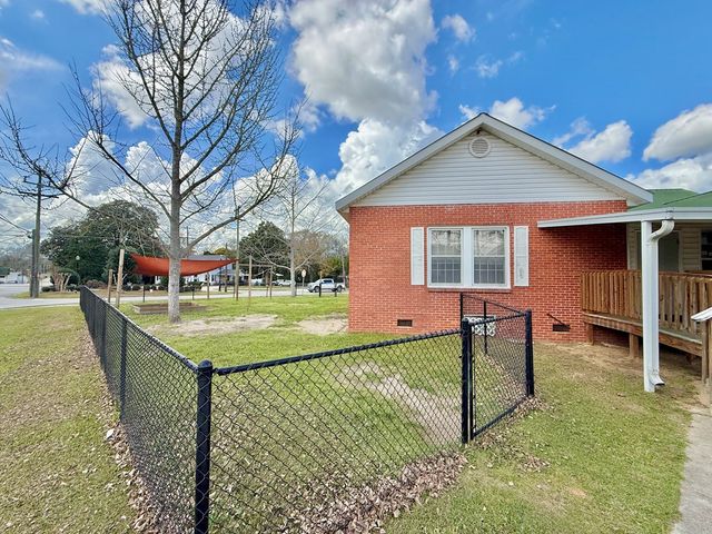 209 W Main Street, Hartford, AL 36344