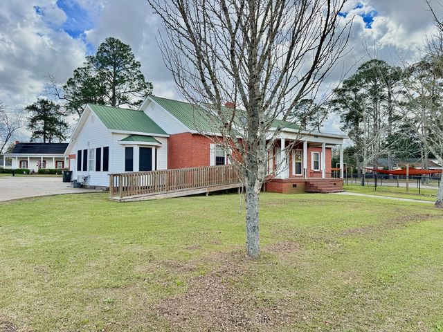 209 W Main Street, Hartford, AL 36344