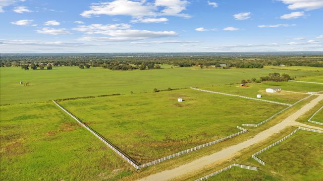 201 Homestead Court, Lipan, TX 76462