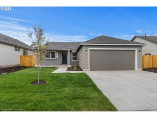 5112 Cedar View Dr, Springfield, OR 97478
