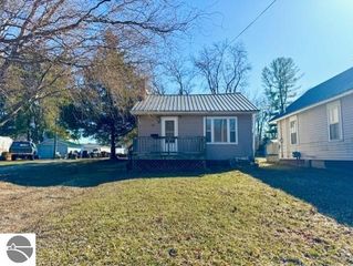 348 N Grover Avenue, Alma, MI 48801