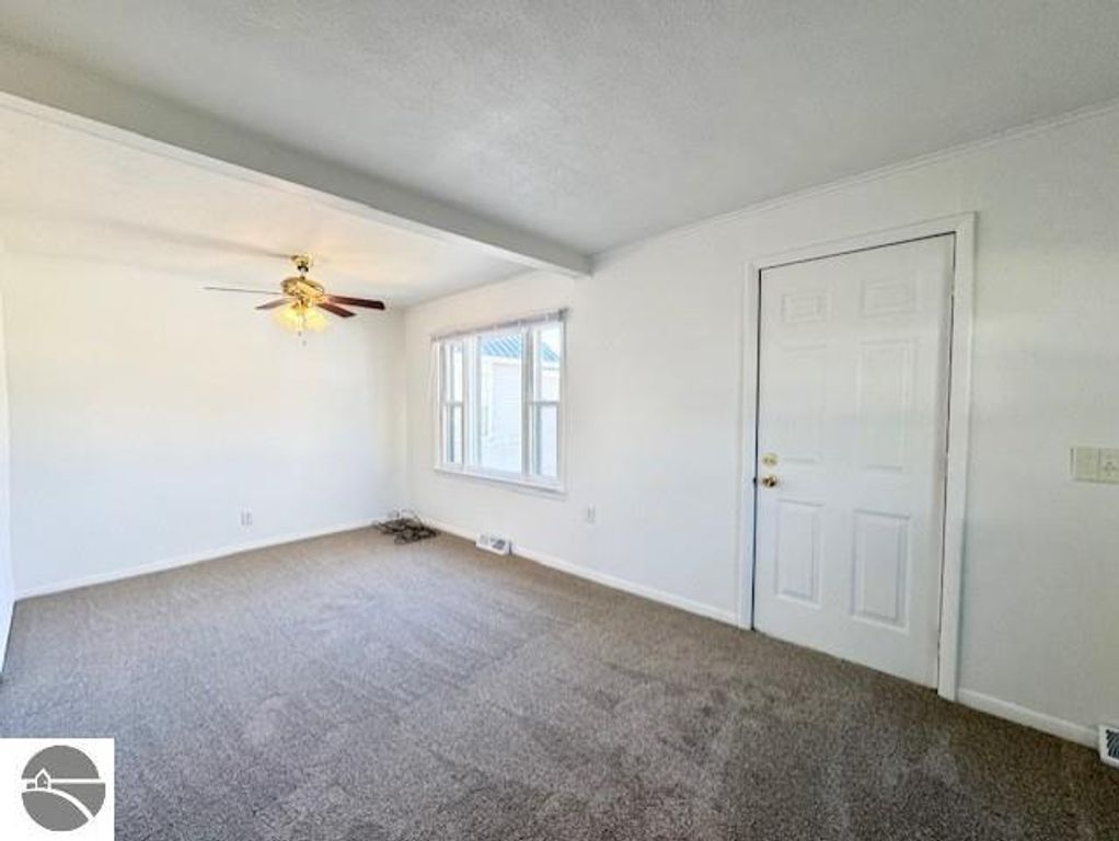 Image 3 of property listing at 348 N Grover Avenue, Alma, MI 48801