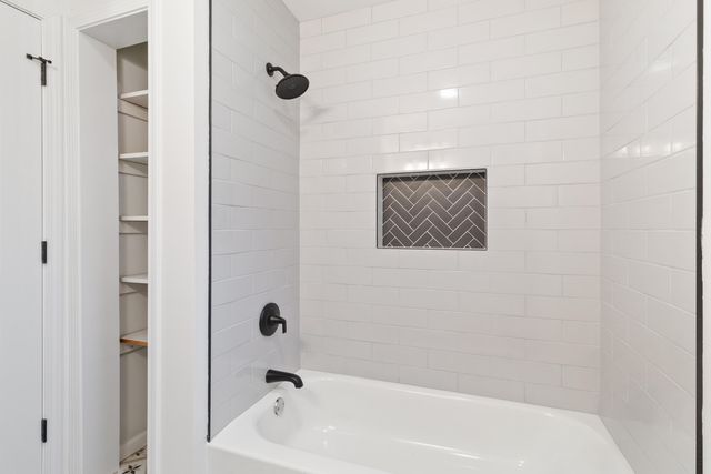 1655 W 63rd Avenue, Merrillville, IN 46410