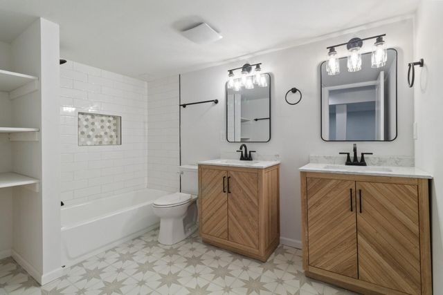 1655 W 63rd Avenue, Merrillville, IN 46410