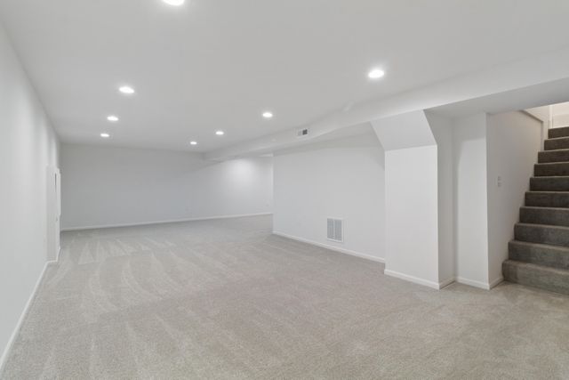 1655 W 63rd Avenue, Merrillville, IN 46410