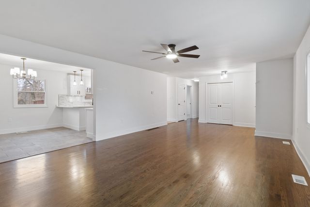 1655 W 63rd Avenue, Merrillville, IN 46410