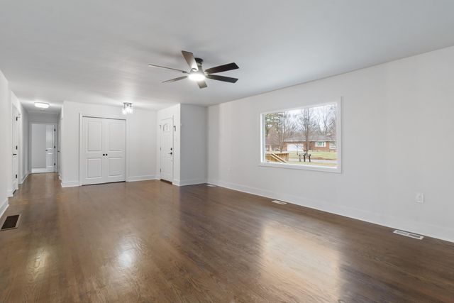 1655 W 63rd Avenue, Merrillville, IN 46410