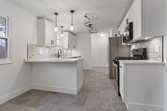 1655 W 63rd Avenue, Merrillville, IN 46410