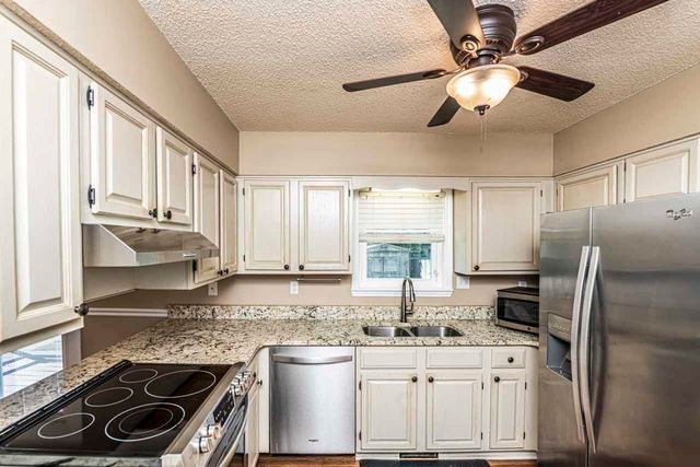 1163 MCLAUGHLIN DR, Munford, TN 38058