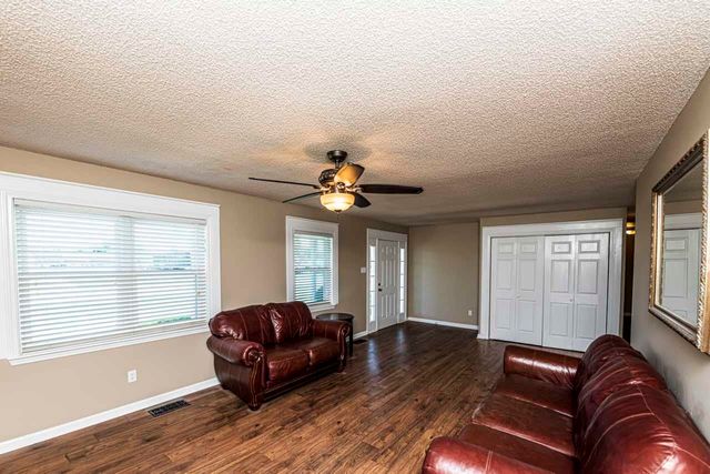 1163 MCLAUGHLIN DR, Munford, TN 38058
