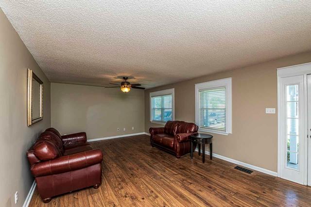 1163 MCLAUGHLIN DR, Munford, TN 38058