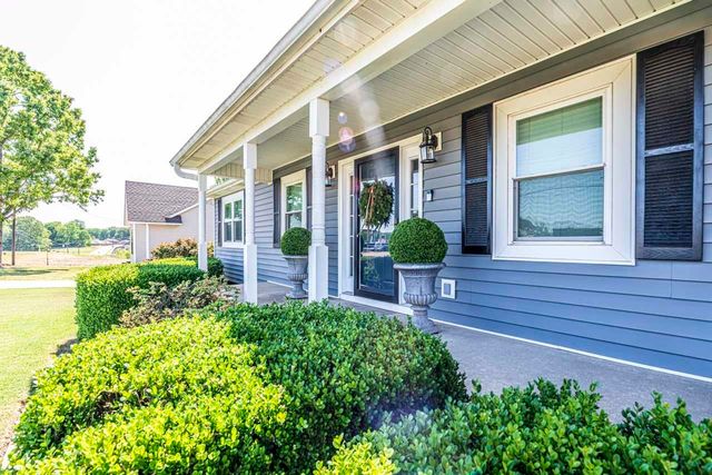 1163 MCLAUGHLIN DR, Munford, TN 38058