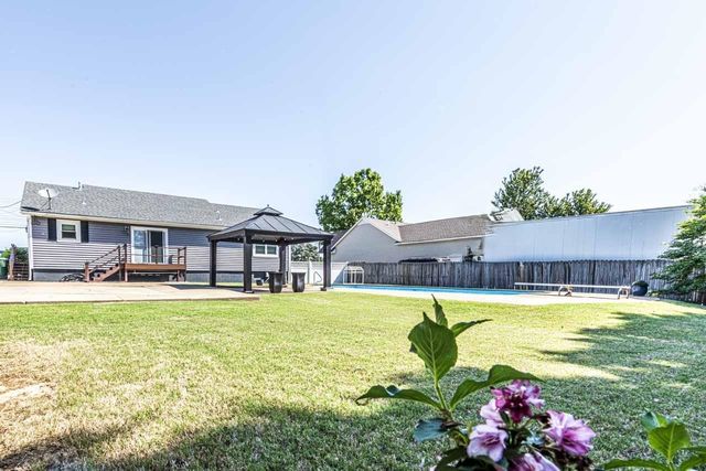 1163 MCLAUGHLIN DR, Munford, TN 38058