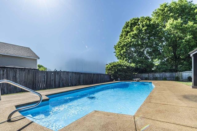 1163 MCLAUGHLIN DR, Munford, TN 38058