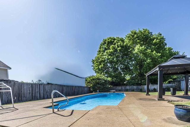 1163 MCLAUGHLIN DR, Munford, TN 38058