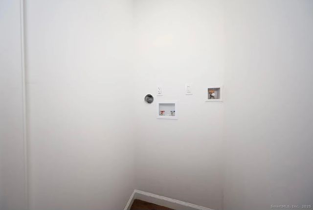 405 Ruth Street, Bridgeport, CT 06606