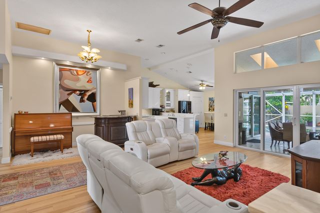 348 Eagleton Golf Drive, Palm Beach Gardens, FL 33418