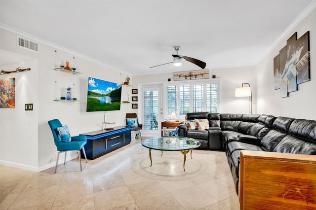 351 NE 19th Place 203K, Wilton Manors, FL 33305