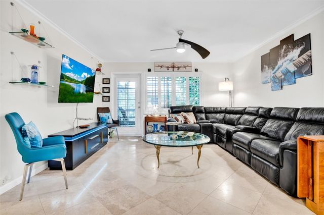 351 NE 19th Place 203K, Wilton Manors, FL 33305