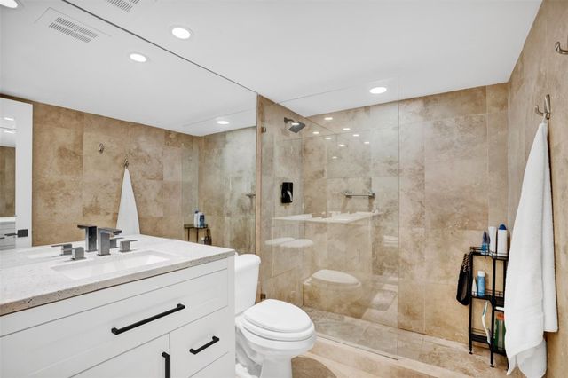 351 NE 19th Place 203K, Wilton Manors, FL 33305