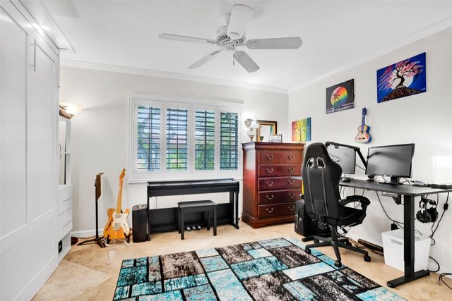 351 NE 19th Place 203K, Wilton Manors, FL 33305