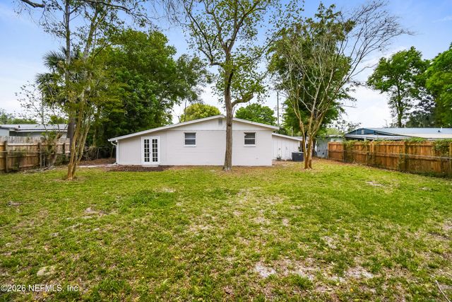 7227 STONEHURST Road N, Jacksonville, FL 32277