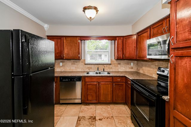 7227 STONEHURST Road N, Jacksonville, FL 32277