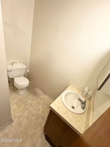 750 Hamilton Street, Schenectady, NY 12307