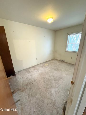 750 Hamilton Street, Schenectady, NY 12307