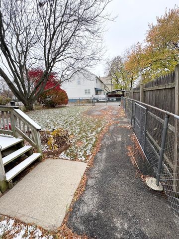 750 Hamilton Street, Schenectady, NY 12307