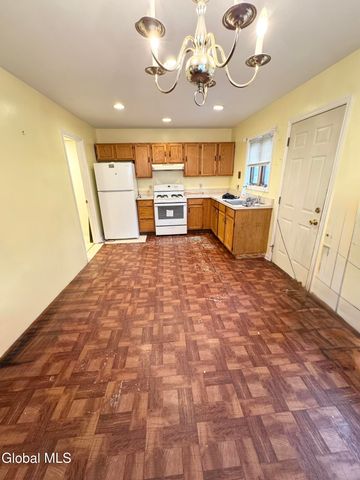 750 Hamilton Street, Schenectady, NY 12307