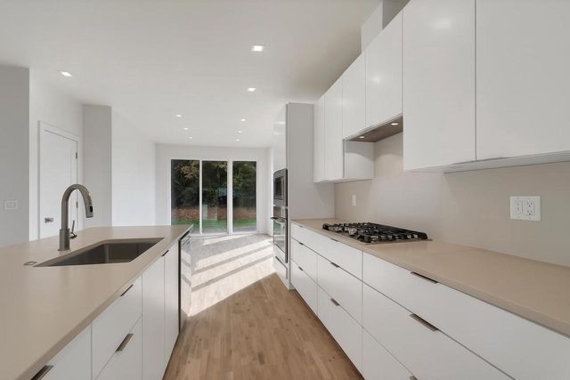 1780 BOBBY JONES DRIVE, De Pere, WI 54115