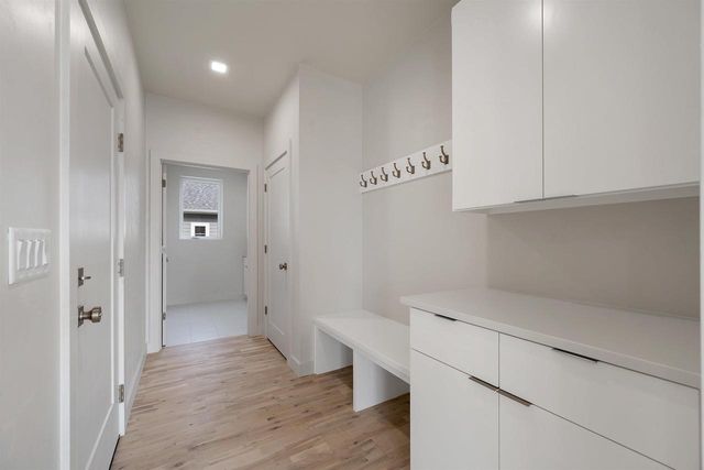 1780 BOBBY JONES DRIVE, De Pere, WI 54115