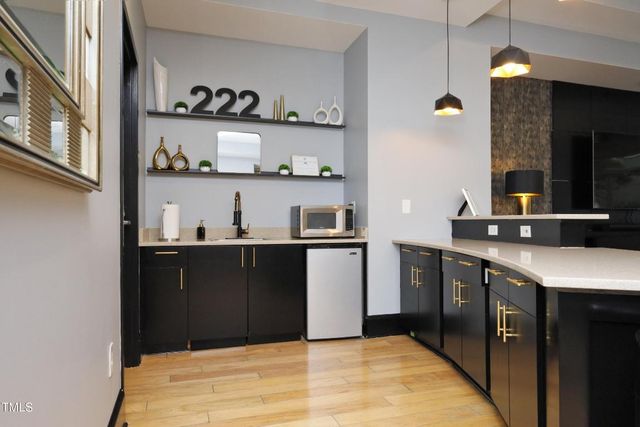 222 Glenwood Avenue 413, Raleigh, NC 27603