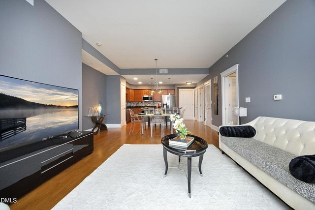 222 Glenwood Avenue 413, Raleigh, NC 27603