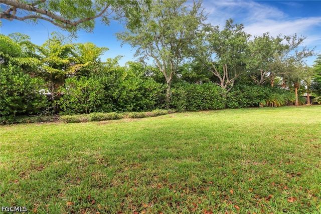 8189 Pacific Beach DR, Fort Myers, FL 33966