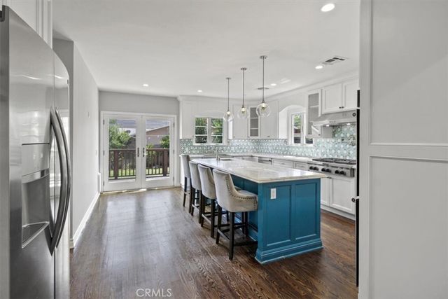 2682 E Villa Street, Pasadena, CA 91107