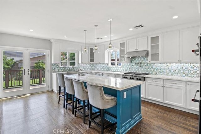 2682 E Villa Street, Pasadena, CA 91107