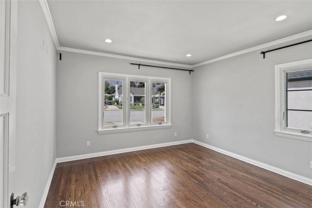 2682 E Villa Street, Pasadena, CA 91107