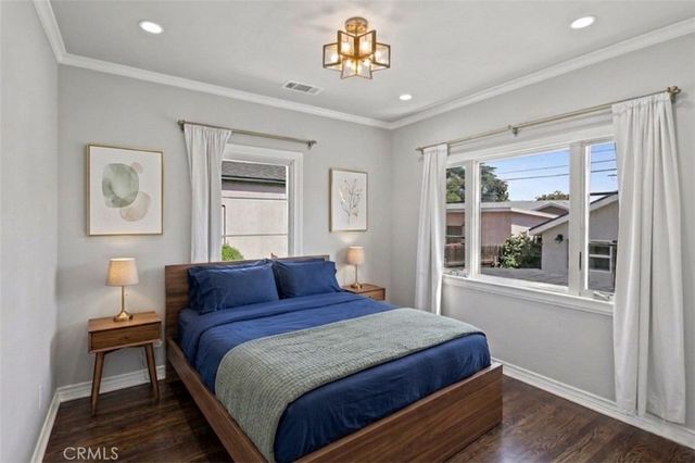 2682 E Villa Street, Pasadena, CA 91107