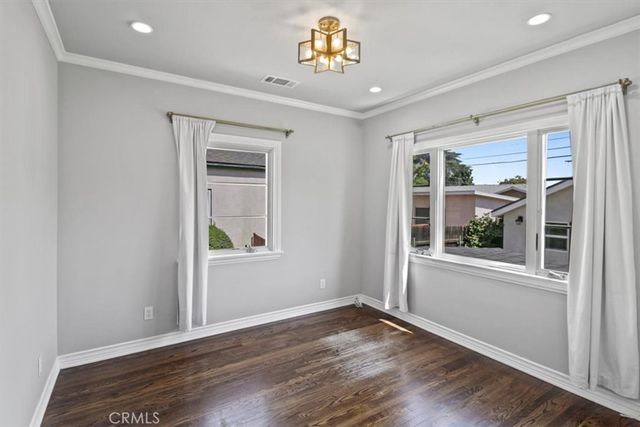 2682 E Villa Street, Pasadena, CA 91107