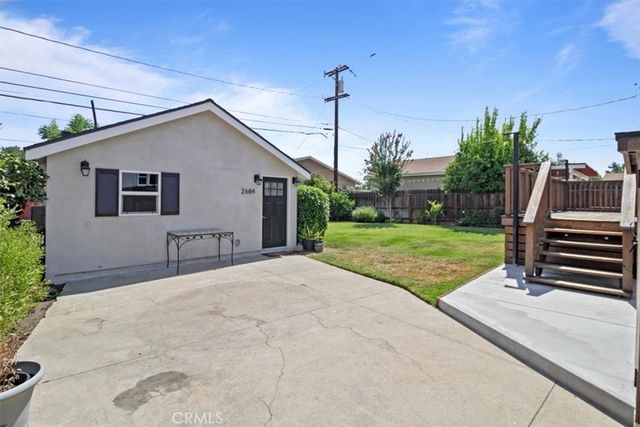 2682 E Villa Street, Pasadena, CA 91107