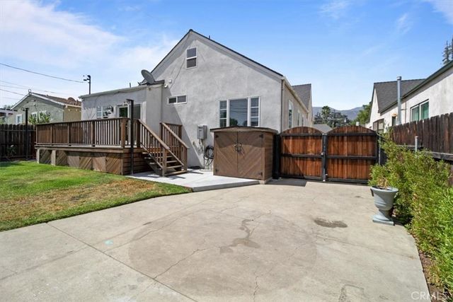 2682 E Villa Street, Pasadena, CA 91107