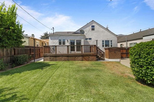 2682 E Villa Street, Pasadena, CA 91107